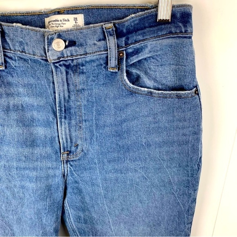 Abercrombie & Fitch sz 6S 70s Vintage Flare Ultra High Rise Medium Wash Jeans - Picture 3 of 10